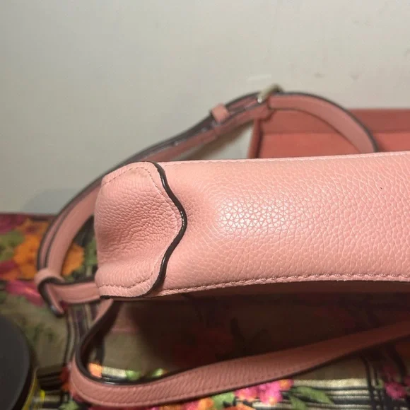 Kate Spade crossbody. - Picture 4 of 14